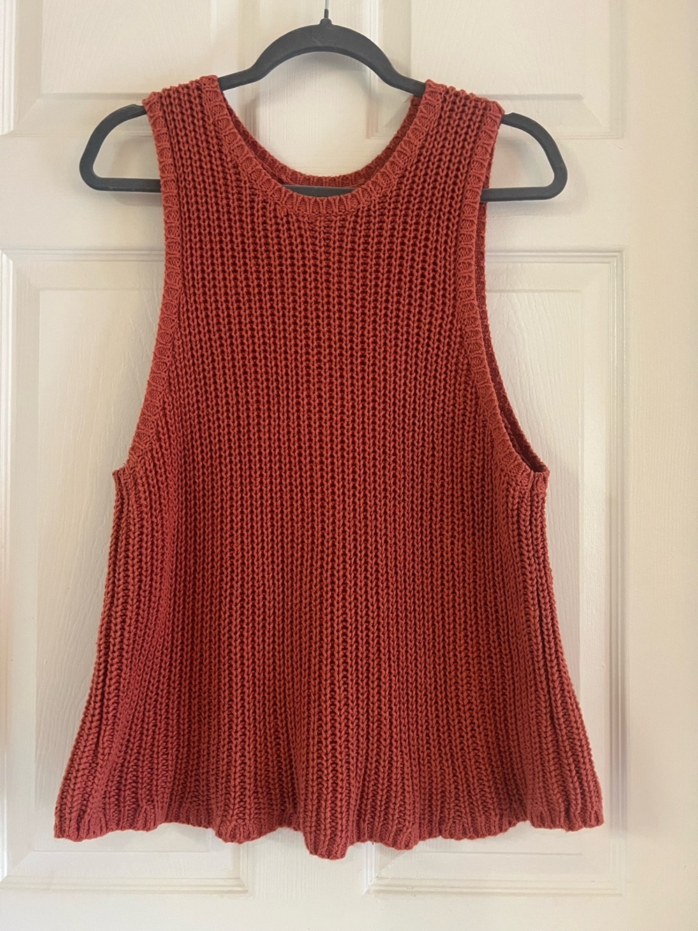 Old Navy swing style sweater tank. Rust color. EUC. Size XL